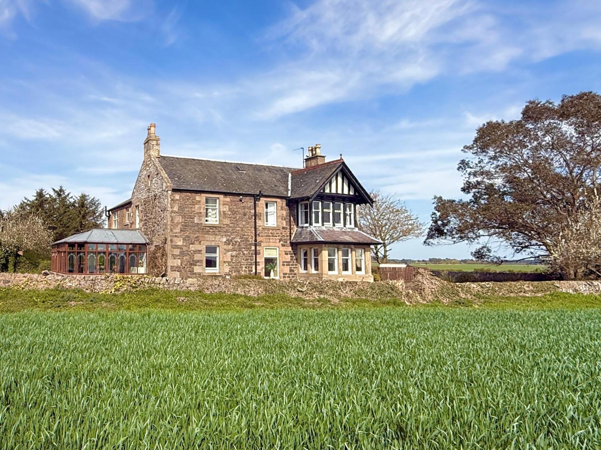 Vicarsford Farmhouse With Hot Tub Leuchars ภายนอก รูปภาพ