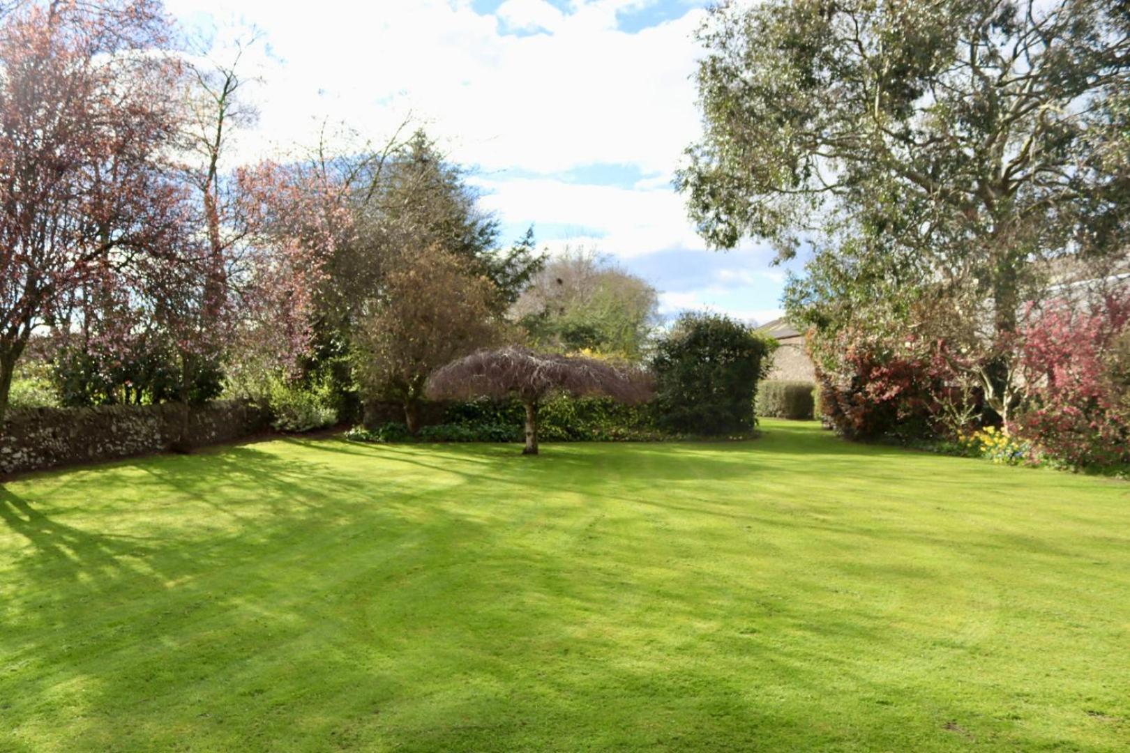 Vicarsford Farmhouse With Hot Tub Leuchars ภายนอก รูปภาพ